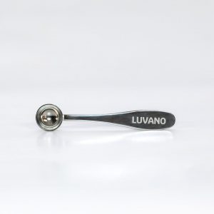 Edelstahl-Dosierlöffel von Luvano zur genauen Portionierung von Ergänzungsfuttermitteln für Hunde